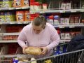  В России впервые за два года снизились потребительские цены 
