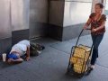 Экономисты предсказали США рекорд по уровню бедности