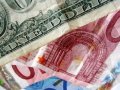 Доллар и евро снова потеснили рубль
