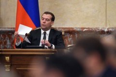 Медведев утвердил 100-долларовую скидку на газ для Украины