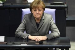 Меркель исключила списание долгов Греции