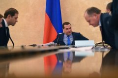 СМИ анонсировали совещание у Медведева по судьбе накопительной части пенсии