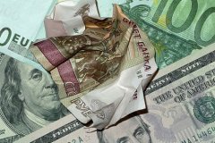 Центробанку не удалось обрушить рубль