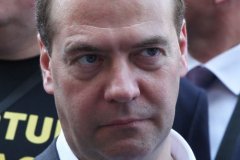 Медведев заставит компьютеры думать по-русски
