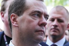 Медведев повелел сделать платным участок трассы М4 "Дон" видео