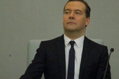 Золотые яйца: Медведев пообещал пощадить 13% подоходный налог видео