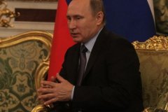 Путин поручил правительству любыми способами сдерживать цены