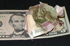 Bank of America анонсировал сценарий курса доллара в 210 рублей