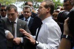 Медведев пообещал восстановить полную индексацию пенсий только в 2017 году