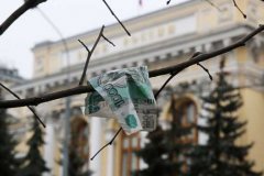 Путин попросил Медведева подумать о проблеме «сильного рубля»: ждем девальвации