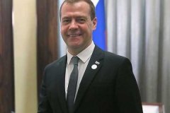 Медведев заменил доиндексацию пенсий разовой выплатой в 5 тысяч рублей