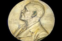 Нобелевскую премию по экономике присудили за теорию контракта