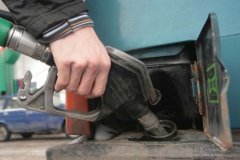 Бензин в России стремительно растет к 40 рублям за литр
