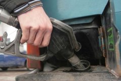 Украина возглавила рейтинг стран с самым недоступным бензином